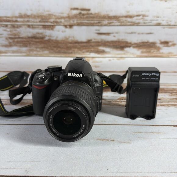 Nikon D3100 14.2MP DSLR Camera w/ 18-55mm VR Lens – Shutter Count 8032 - Picture 1 of 8